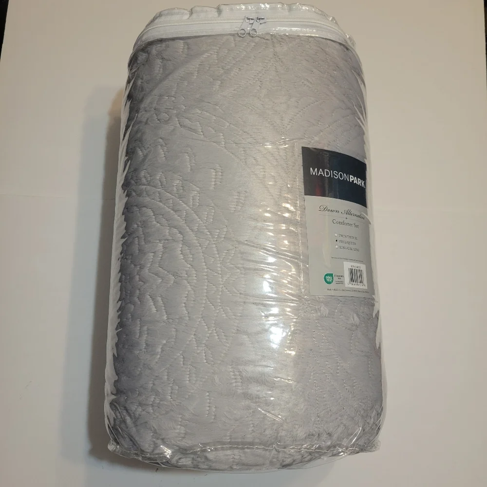 Madison Park Full/Queen Faux Fur Ultra Plush Comforter Set Gray Down Alternative